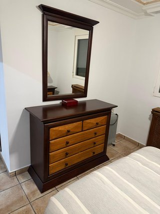 Cómoda de Madera con Espejo Mural