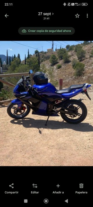 Yamaha TZR Azul
