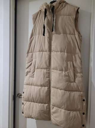 Chaleco largo acolchado beige