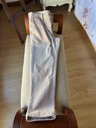 Pantalón pana crudo Mango Talla 40