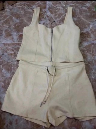 Conjunto Top y Shorts Amarillo