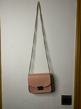 Bolso Rosa con Cadena Dorada