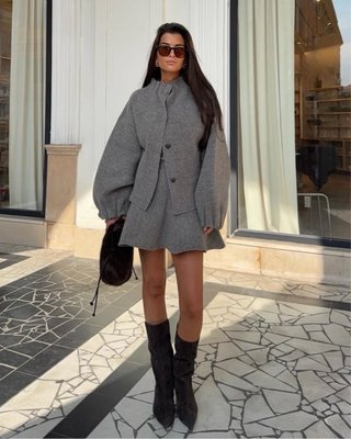 Conjunto de Chaqueta y Falda de Punto