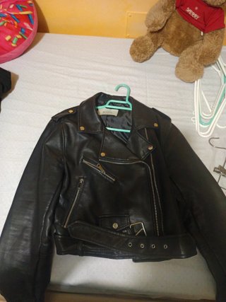 Chaqueta de cuero negra