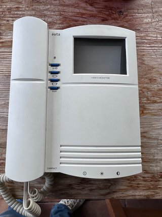 Monitor Video Auta Compact