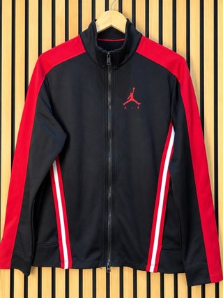 Chaqueta Jordan Air Negra y Roja