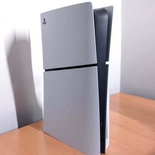 PlayStation 5 Slim Física + 3 Juegos.
