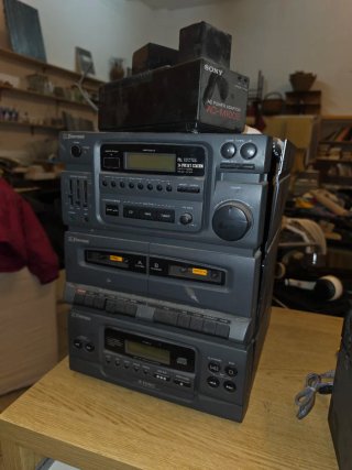 Equipo de música Emerson 3 CDs y doble casetera