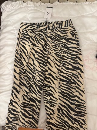 Pantalón estampado cebra sin estrenar