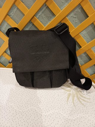Bolso bandolera negro y gris