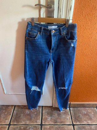 Pantalón pitillo Bershka roto azul Talla S