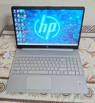 Ordenador portátil HP i3 Doceava generación, 8RAM