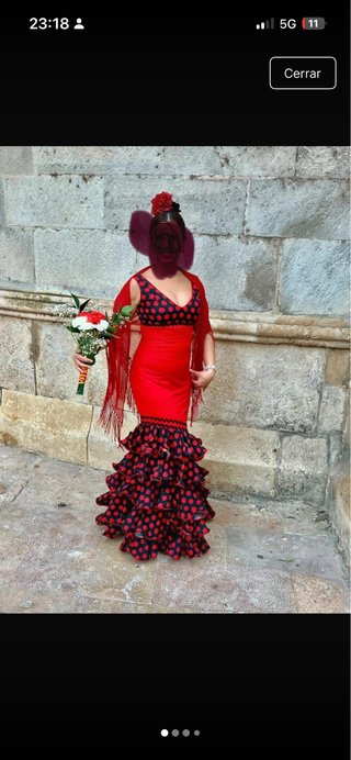 Vestido de flamenca rojo y negro