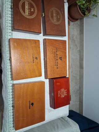 Cajas de Madera para Puros (Cohiba, Placeres)