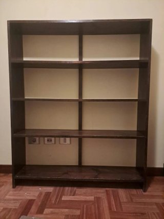 Estantería de madera