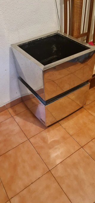 Macetero Metálico Plateado Con dos plantas