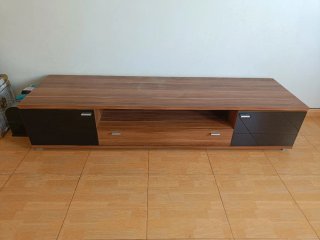 Mueble bajo TV madera y negro