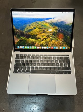 Apple MacBook Air Retina 13 2019 128gb.i5,8gb,Ram