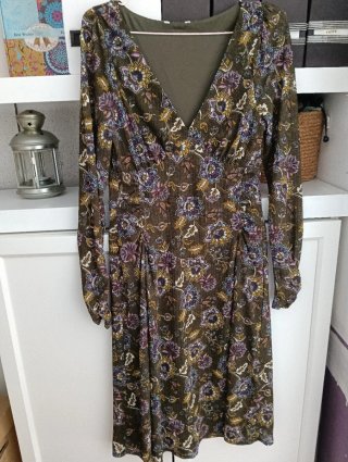 Vestido midi floral verde