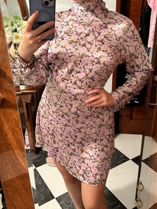 Vestido floral Zara cuello alto