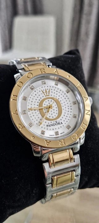 Reloj Pandora bicolor dorado y plateado en acero