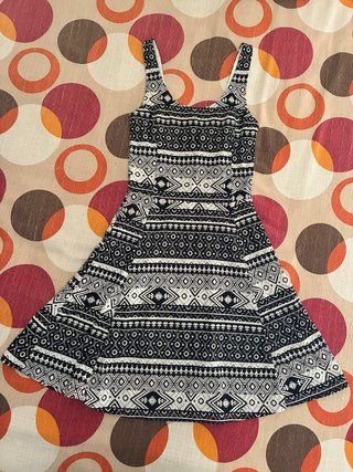 Vestido H&M estampado geométrico