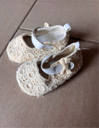 Scarpine neonato pizzo e fiocco