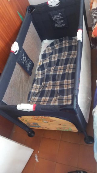 Cuna de viaje plegable