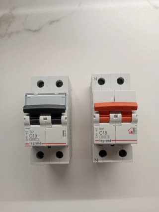 2 Interruptores Magnetotérmicos Legrand C16