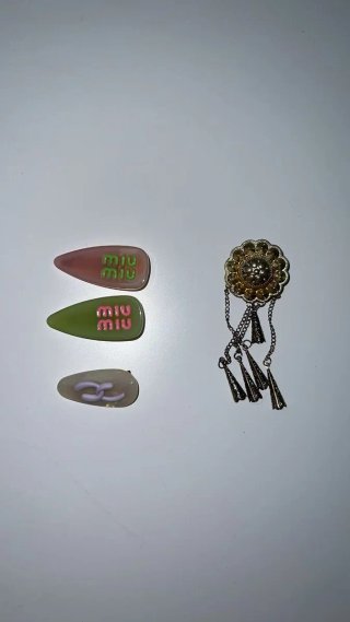 Lote de 3 horquillas y broche