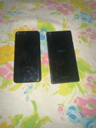 Telefoni Sony da riparare o per pezzi