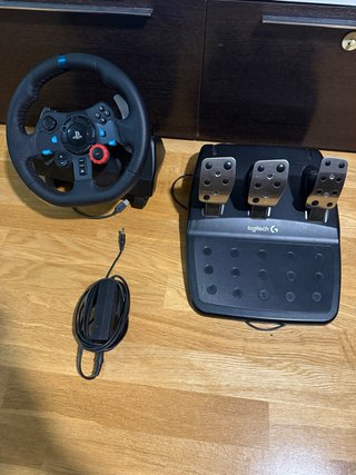 Logitech G29 Driving Force con pedales PS4/PS5/PC