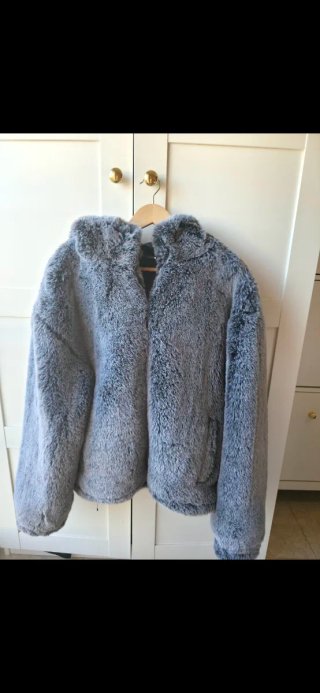 Chaqueta de pelo gris