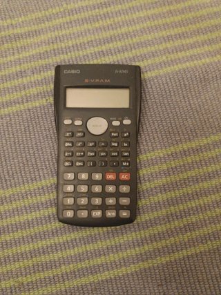 Calculadora Científica Casio fx-82MS