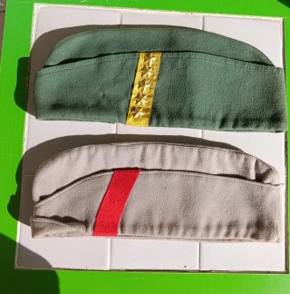 2 Berretti storici Istituto Carlo Cattaneo
