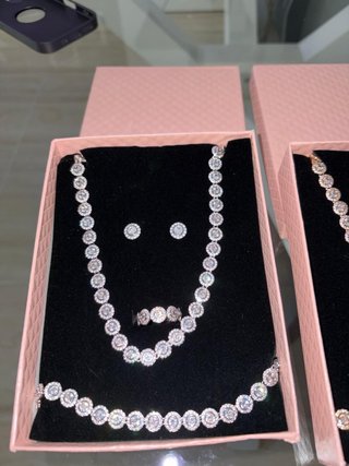 Conjunto Swarovski en plateado y en dorado