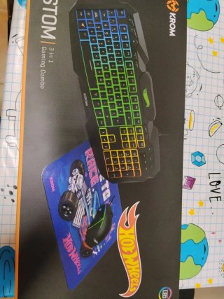 Teclado Gaming Hot Wheels con luces LED