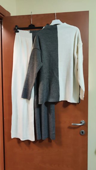 Completo pantaloni e maglione grigio/panna