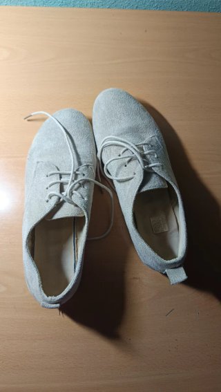 Scarpe da donna in camoscio beige con lacci, comode