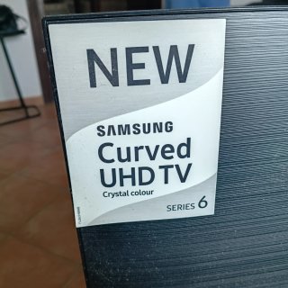 Samsung TV Curva UHD Serie 6