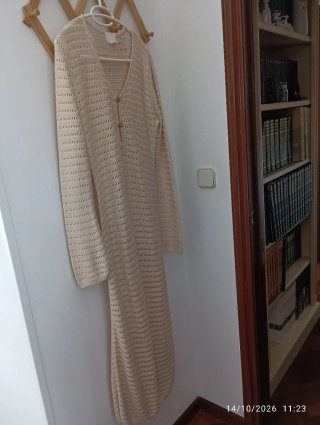 Vestido largo de crochet beige
