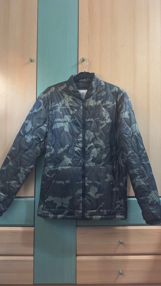 Chaqueta acolchada camuflaje EDC by Esprit