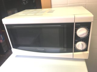 Microondas Novus 700w con grill 900W, 20L