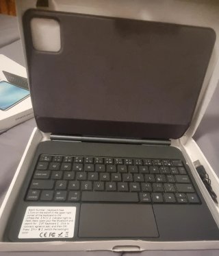 Custodia con Tastiera per iPad Pro 11 / Air 10.9