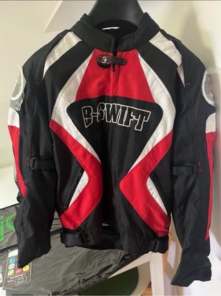 Chaqueta B-SWIFT Moto Deportiva Negra y Roja