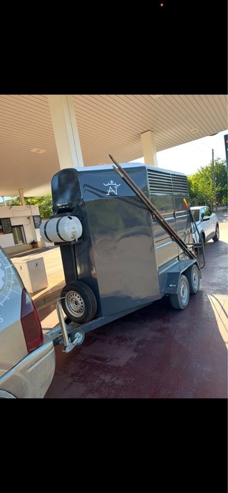 Remolque para 2 caballos