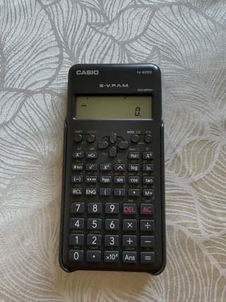 Calculadora Casio fx-82MS