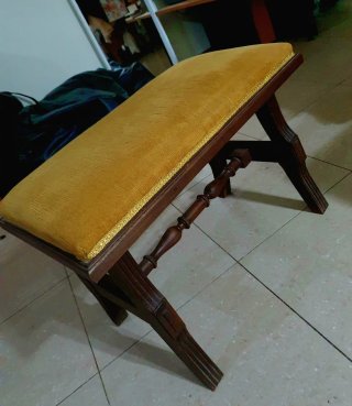 Banqueta Descalzadora. Banco Piano Rústico.Mostaza