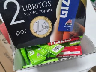 Expositor de papeles surtidos