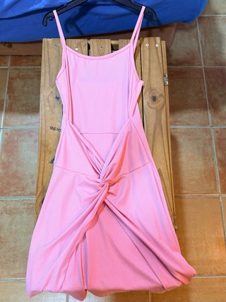 Vestido Rosa con Detalle de Nudo